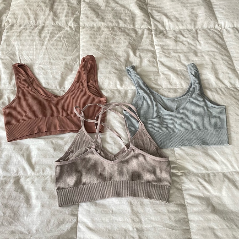 3 AERIE SPORTS BRAS - MEDIUM - Picture 5 of 6
